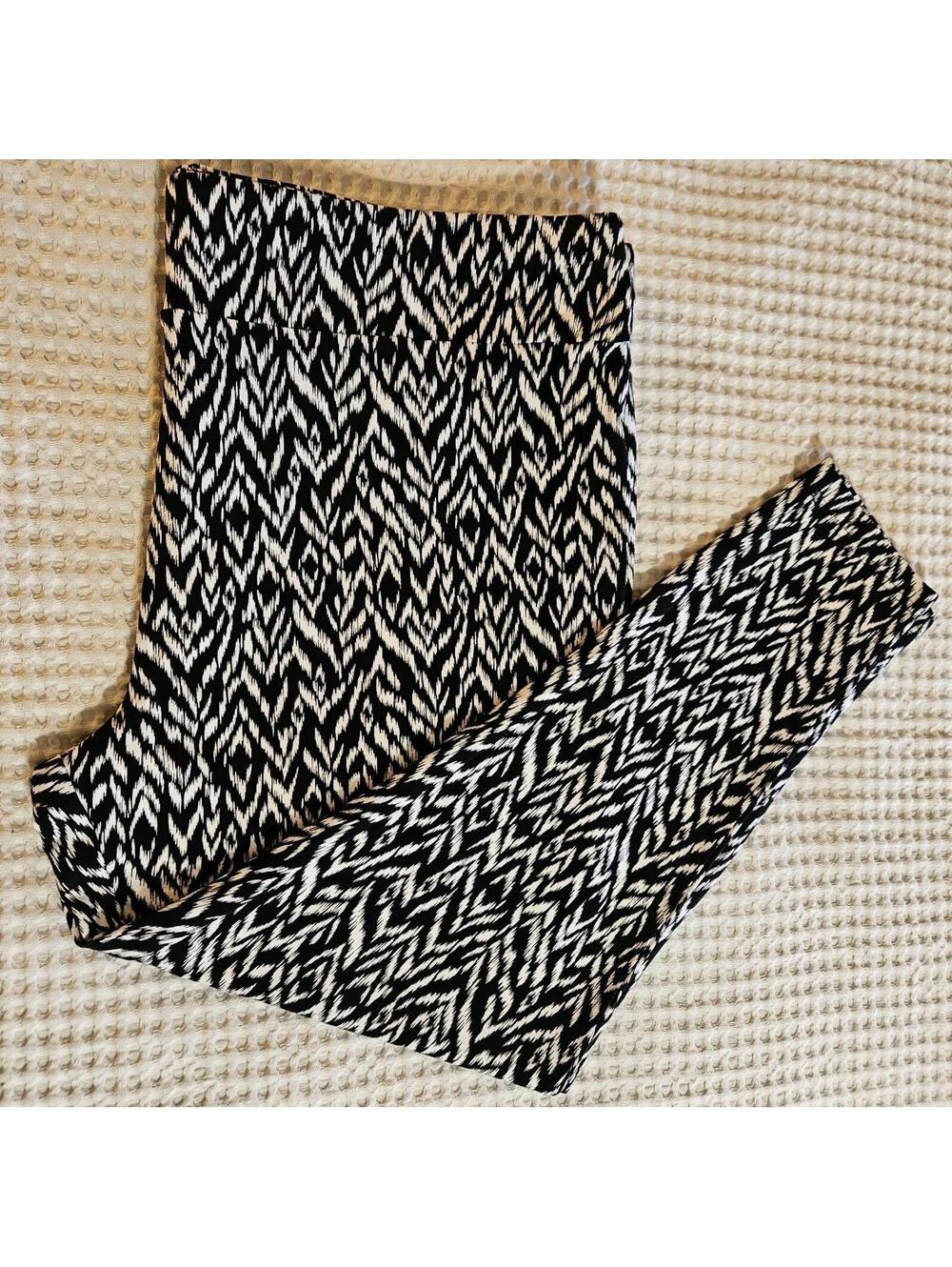 NWT 4X Plus Size 28W-30W Terra & Sky High Rise Fitted Leggings Herringbone Black - Picture 2 of 12